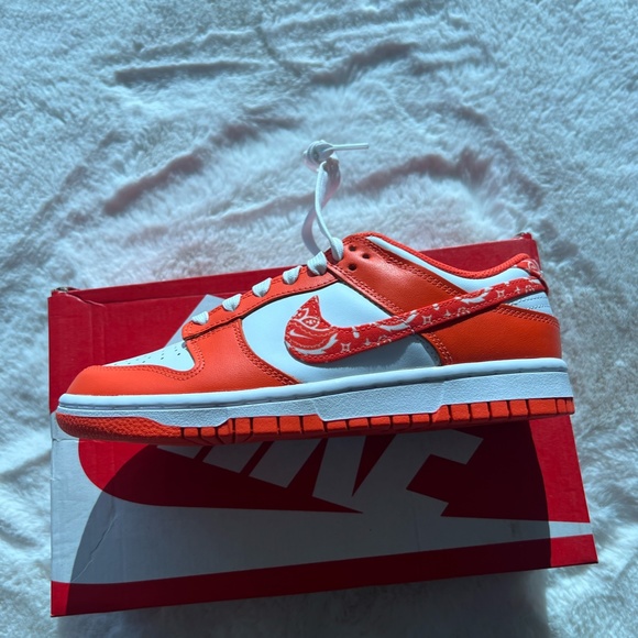 Nike Dunk Low 'Orange Paisley' - Picture 2 of 2